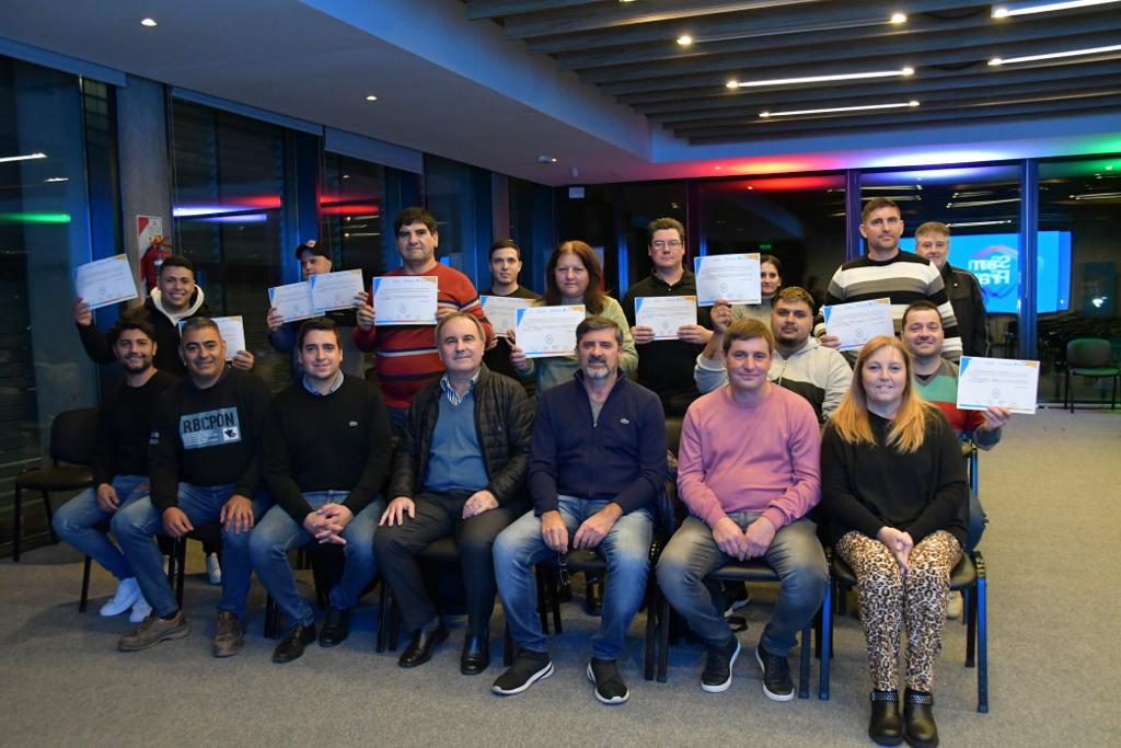 Entrega de certificados: Curso de soldadura